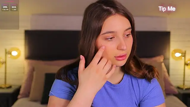 Snapshot of Nicole_De_Lux chatting on 04.09.26 Nicole De Lux online show from 04.09.26