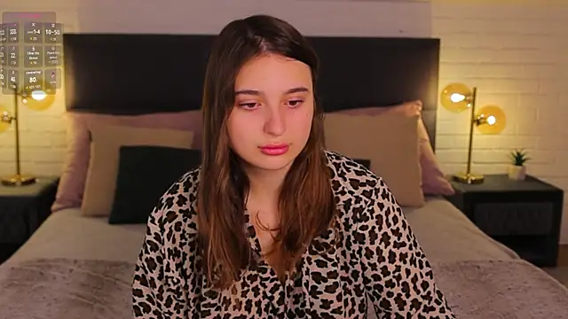 Snapshot of Nicole_De_Lux chatting on 04.10.26 Nicole De Lux online show from 04.10.26