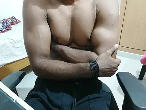 Snapshot of kratosTheHunk chatting on 05.02.26 kratosTheHunk online show from 05.02.26