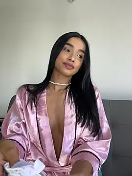 Bella Smithe online show from 04.12.26