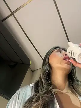 stefanyqueen69 online show from 05.17.26