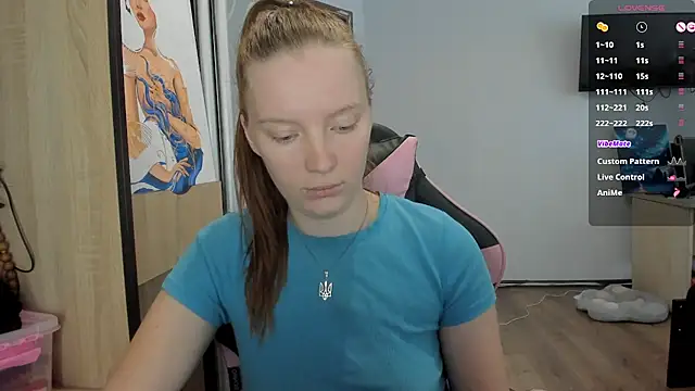 Snapshot of Mary_Blu chatting on 10.04.25 Mary Blu online show from 10.04.25