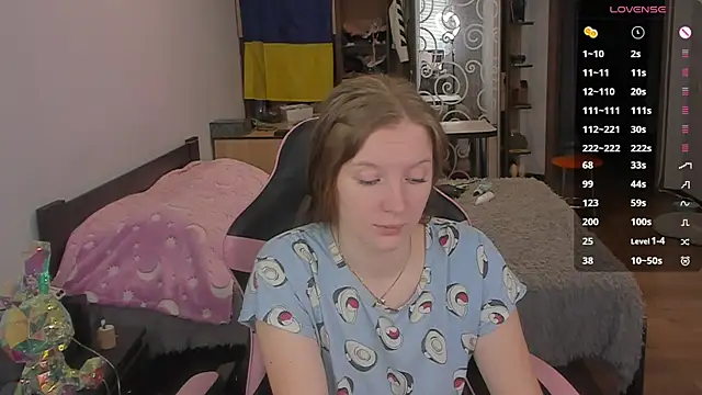 Snapshot of Mary_Blu chatting on 11.22.25 Mary Blu online show from 11.22.25