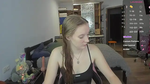 Snapshot of Mary_Blu chatting on 11.26.25 Mary Blu online show from 11.26.25