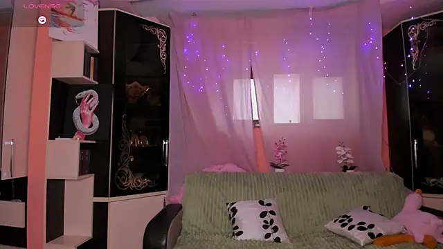 Luna Reid online show from 05.22.26
