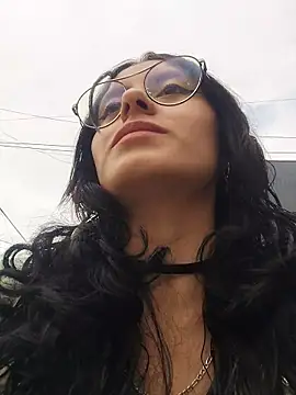 Naomimolie online show from 03.12.26