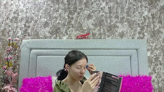 Snapshot of Naomimolie chatting on 06.10.26 Naomimolie online show from 06.10.26