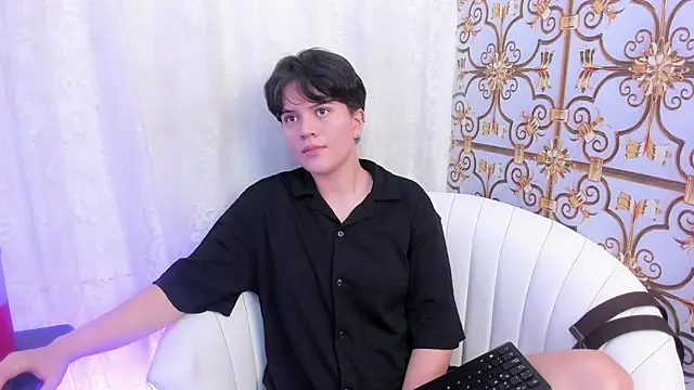 TallSnuSnu online show from 04.23.26