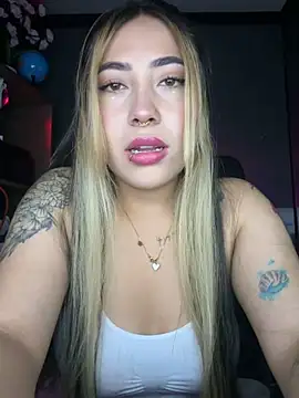 ManuelaVeeleez online show from 04.10.26