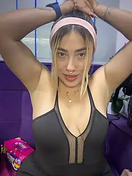 ManuelaVeeleez online show from 05.28.26