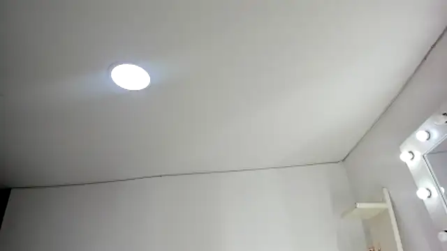 KoralCruz  online show from 04.13.26