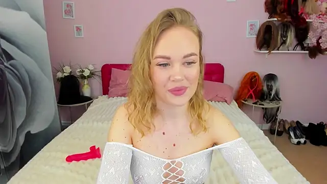 HannahWillow online show from 04.04.26