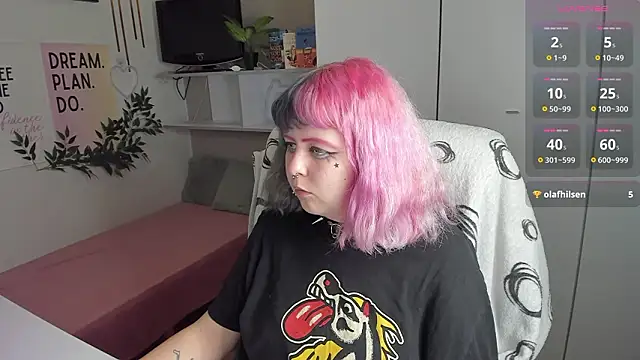 Snapshot of CherryBounce chatting on 03.13.26 CherryBounce online show from 03.13.26