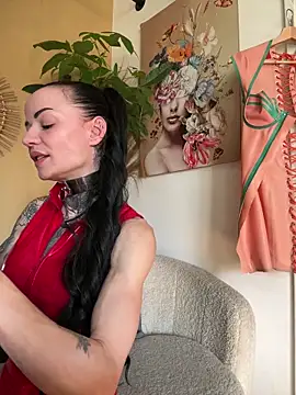 SkinnyLilly online show from 03.10.26