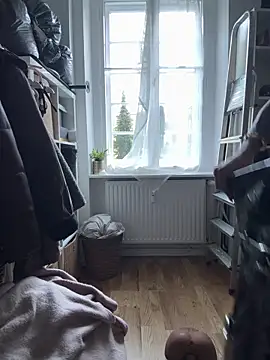SkinnyLilly online show from 06.11.26