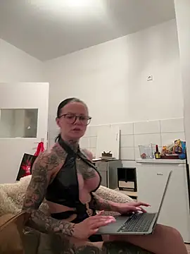 SkinnyLilly online show from 07.16.26