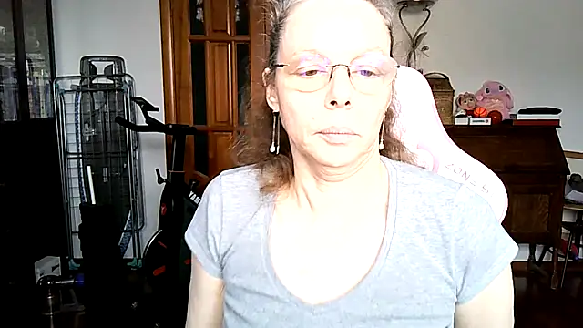 Snapshot of Helly_nana chatting on 03.19.26 Helly nana online show from 03.19.26