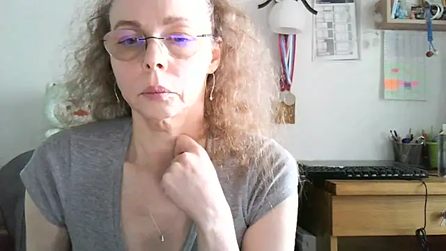 Snapshot of Helly_nana chatting on 03.22.26 Helly nana online show from 03.22.26