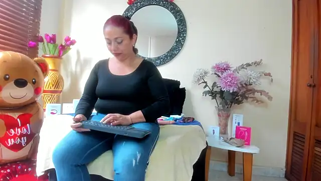 Maye Milf  online show from 03.25.26