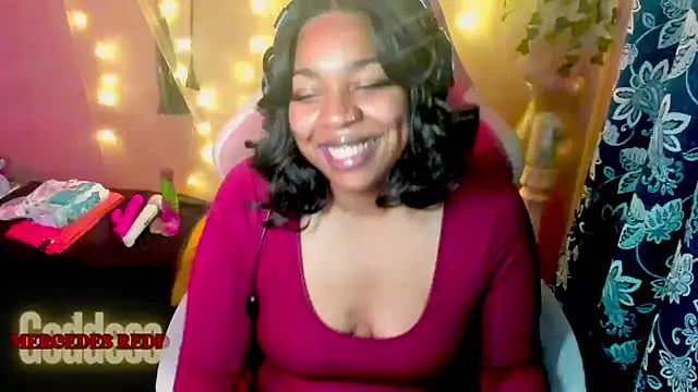 Snapshot of Goddess_MercedesRedd chatting on 05.03.26 Goddess MercedesRedd online show from 05.03.26