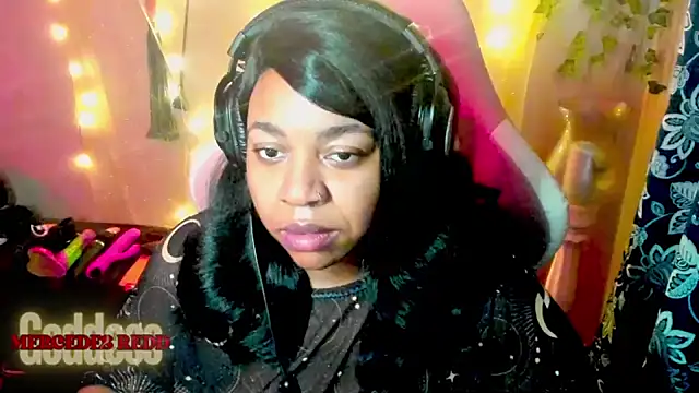 Snapshot of Goddess_MercedesRedd chatting on 05.17.26 Goddess MercedesRedd online show from 05.17.26