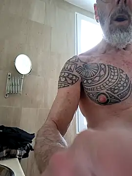 Snapshot of XXX666HEIL chatting on 04.14.26 XXX666HEIL online show from 04.14.26
