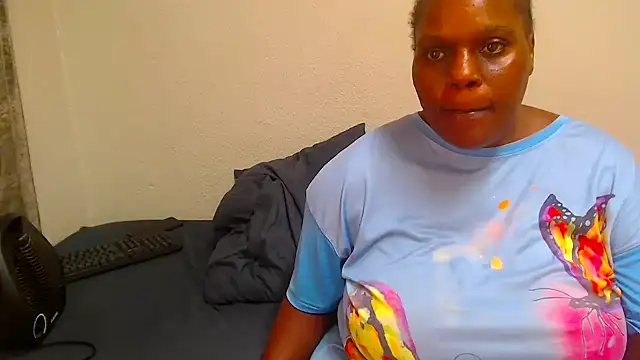 Snapshot of Busty42DDZA chatting on 04.26.26 Busty42DDZA online show from 04.26.26