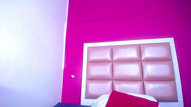 Snapshot of secrett_whore18 chatting on 03.04.26 secrett whore18 online show from 03.04.26