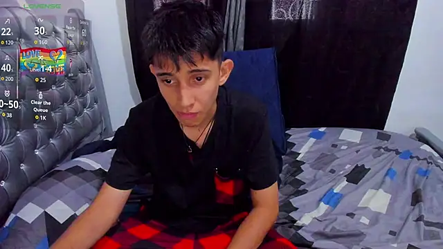 gomitaboy1 online show from 04.15.26