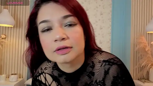Snapshot of PaulaVegaa chatting on 06.14.26 PaulaVegaa online show from 06.14.26