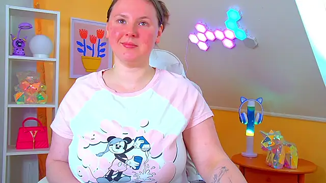 MelodyMoores online show from 04.22.26