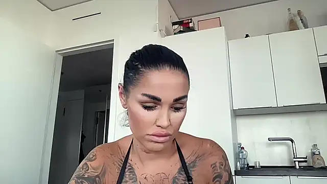 AMBER HARD online show from 04.01.26