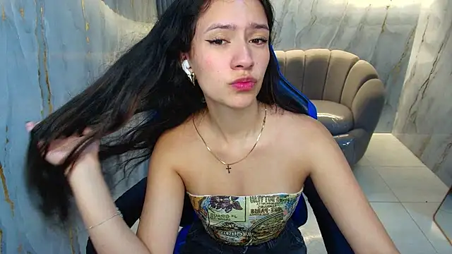 Snapshot of candy_sky_r chatting on 05.27.26 candy sky r online show from 05.27.26