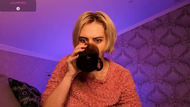 Blond ice online show from 04.07.26