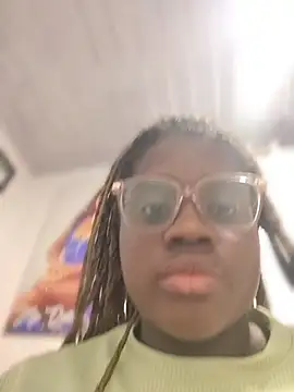 YourLiaa  online show from 03.05.26