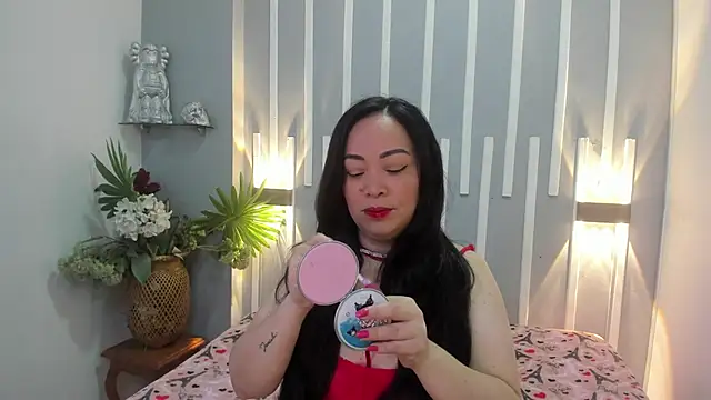 Lilith Owen  online show from 03.24.26