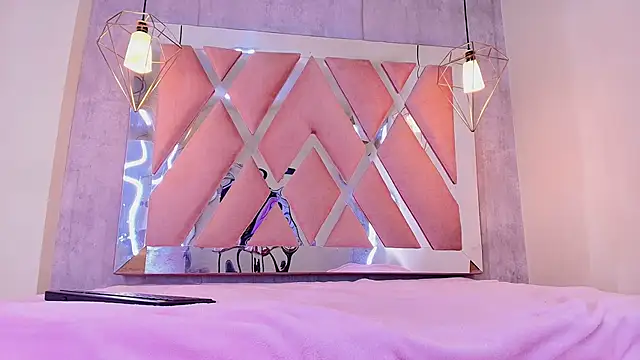 luci lane  online show from 04.11.26