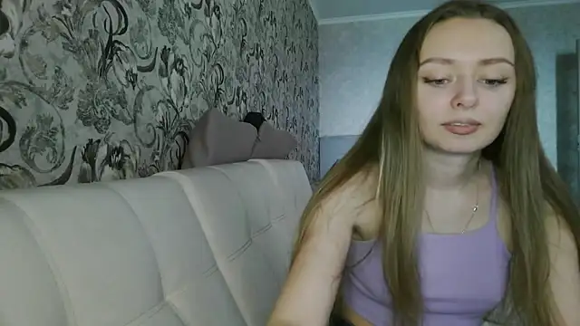 Snapshot of MysticGlimmer chatting on 03.19.26 MysticGlimmer online show from 03.19.26