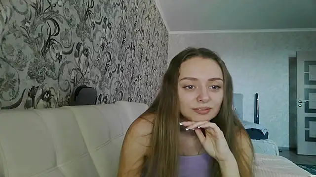 Snapshot of MysticGlimmer chatting on 03.25.26 MysticGlimmer online show from 03.25.26