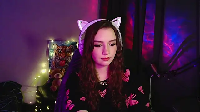 Snapshot of Celia_Sensual_ chatting on 04.14.26 Celia Sensual online show from 04.14.26