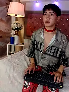 Cristopher Wild online show from 04.07.26