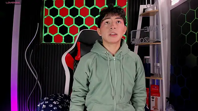 Cristopher Wild online show from 04.17.26