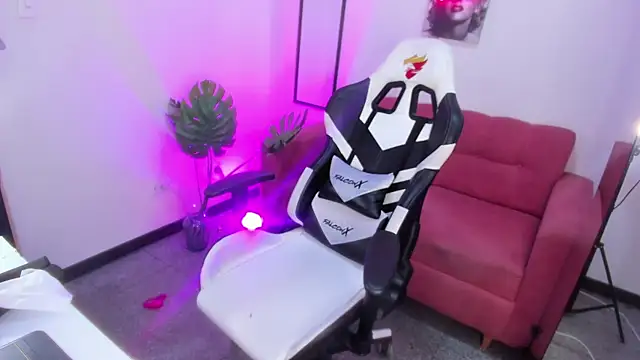 lexy the best online show from 04.15.26