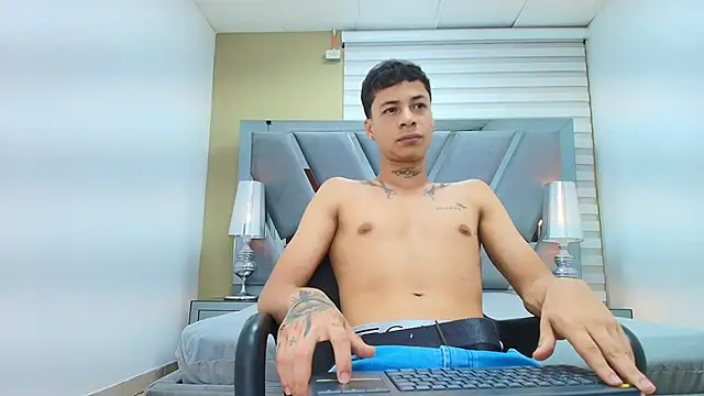 HENRY GREEN2 online show from 04.10.26