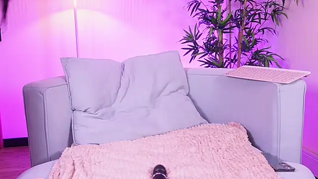 Zooe8 online show from 04.04.26