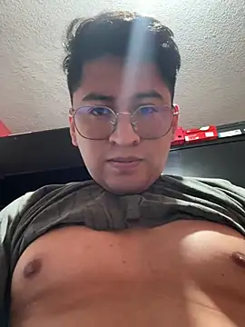 Snapshot of GoldenM95 chatting on 07.18.26 GoldenM95 online show from 07.18.26