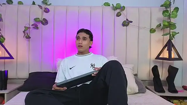 Morgan Bladee online show from 04.05.26