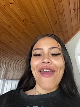 Cloe pink1 online show from 04.01.26