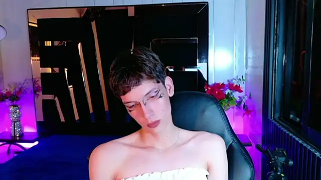 Stefany PiInk online show from 04.17.26