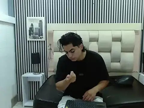 Alex Wolft online show from 03.27.26